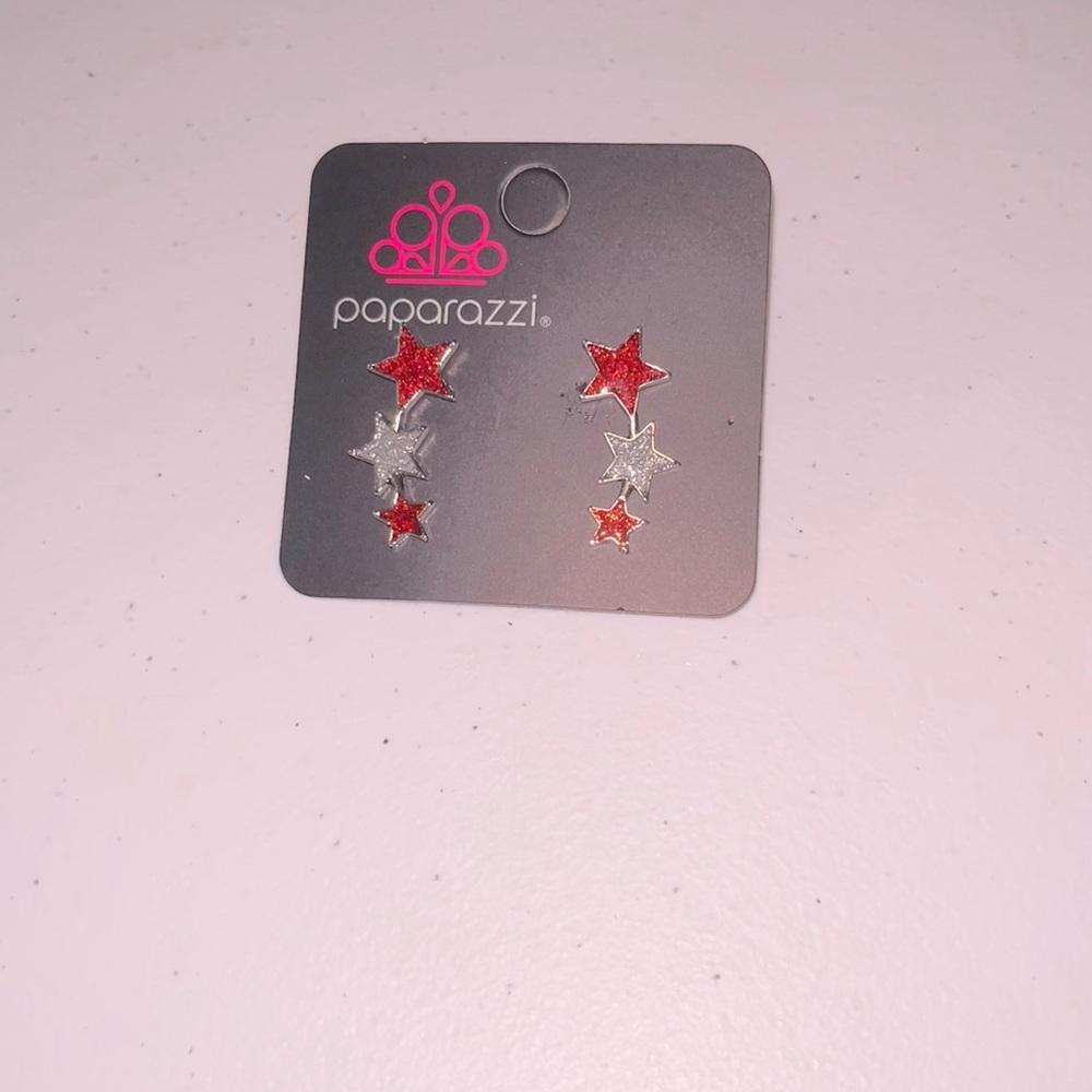 💙 NWT Paparazzi Red & Silver Star Earrings